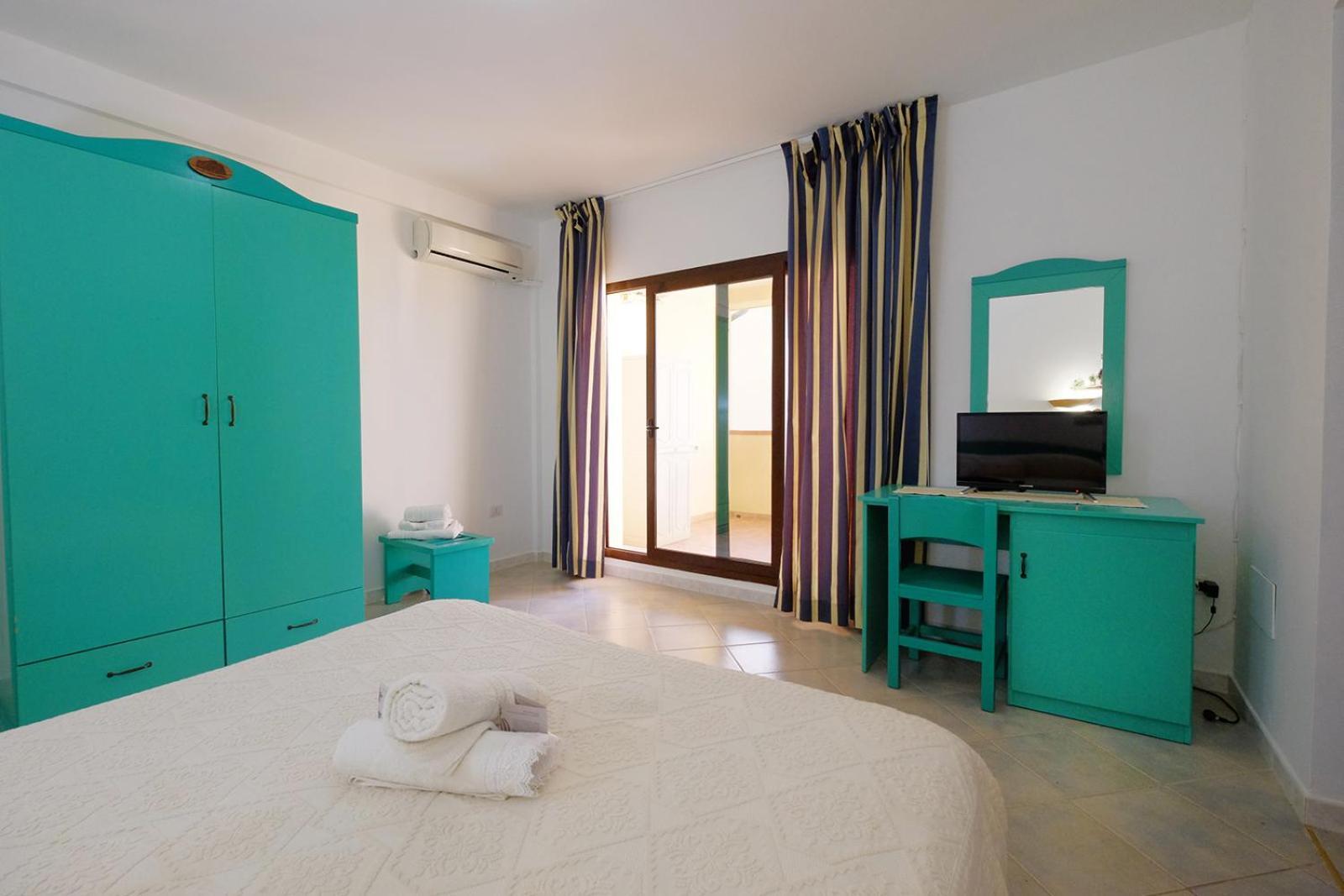 Su Nuraghe Hotel Sant'Anna Arresi Bagian luar foto
